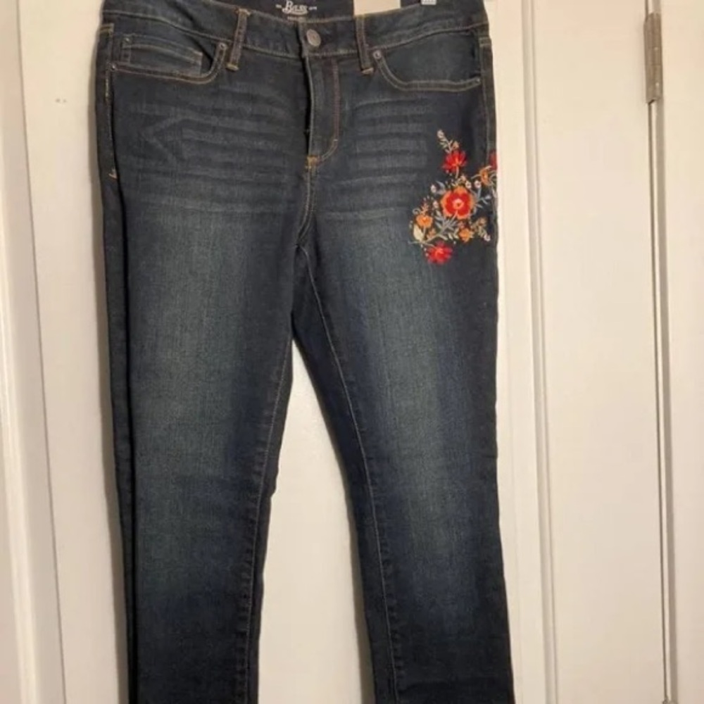 Bass Jeans with Floral Embroidery Detail
